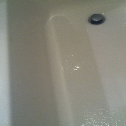 clean bathtub